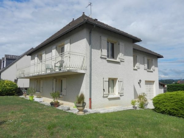 MAISON SPACIEUSE SUR MALEMORT