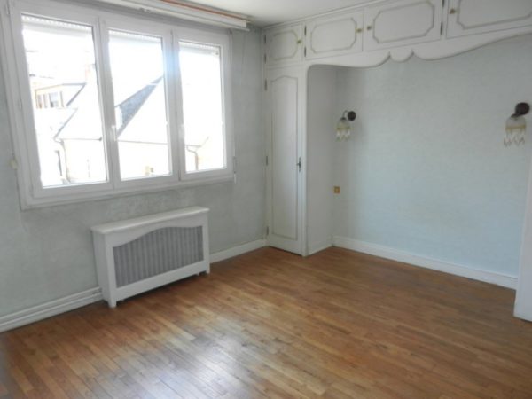 CENTRE VILLE – MAISON AVEC JARDIN – Image 5
