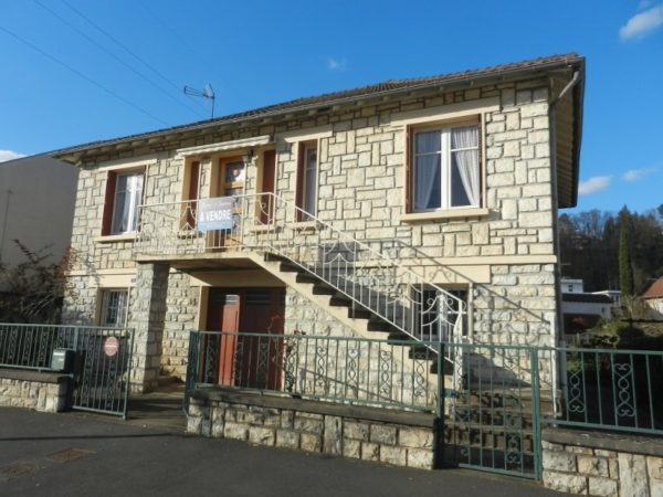 MAISON EN PIERRE A RENOVER