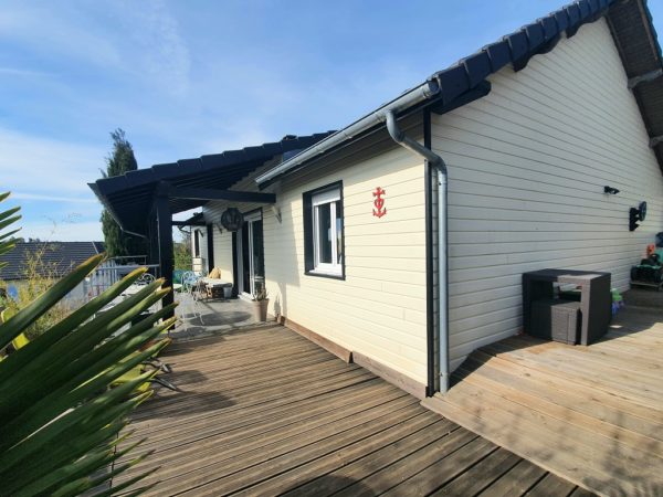AU CALME AVEC VUE DEGAGEE, MAISON T4 AVEC JARDIN