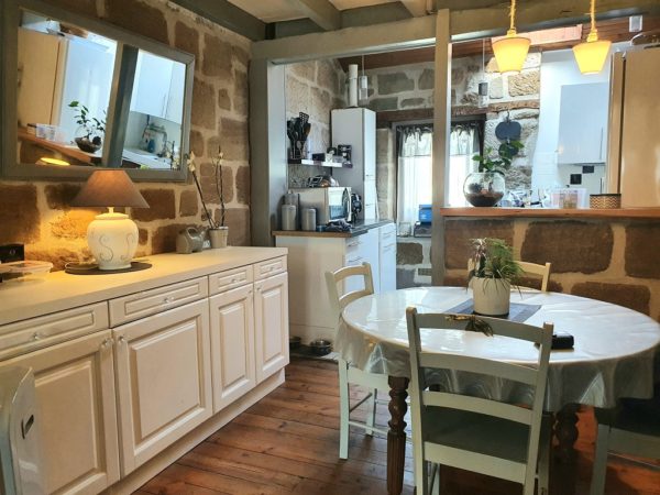 Maison en brasiers avec jardinet – Image 3