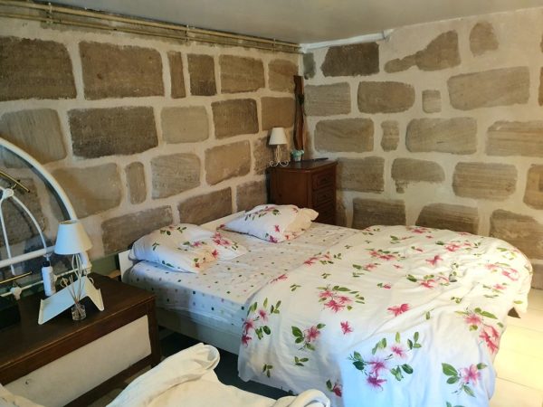 Maison en brasiers avec jardinet – Image 4