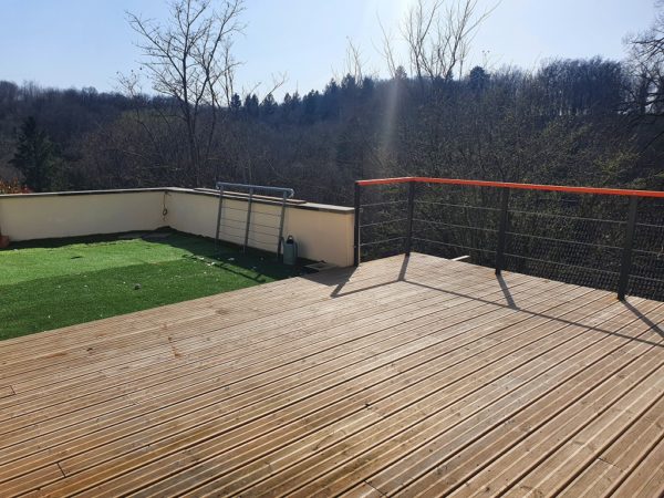 Maison de 116 m2 avec garage, terrasse et annexes – Image 9