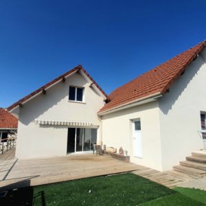 Maison de 116 m2 avec garage, terrasse et annexes