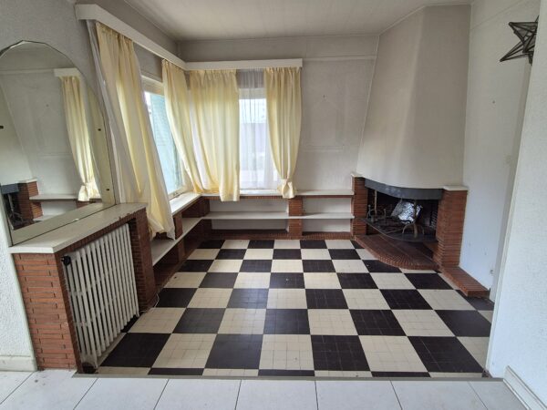 Malemort, maison de caractère de 180 m2 sur une parcelle de 972 m² – Image 2