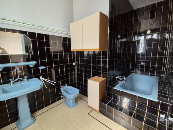 Malemort, maison de caractère de 180 m2 sur une parcelle de 972 m² – Image 9