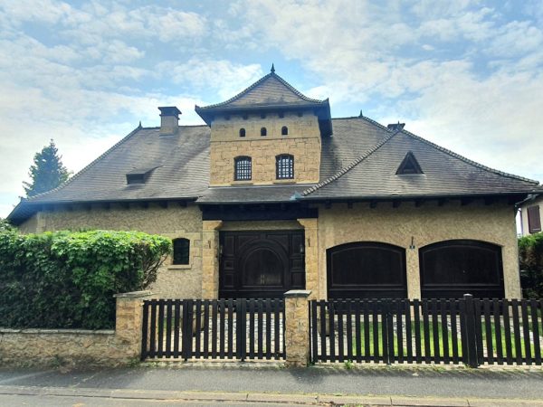 Malemort, maison d'architecte, T7 de 190 m2