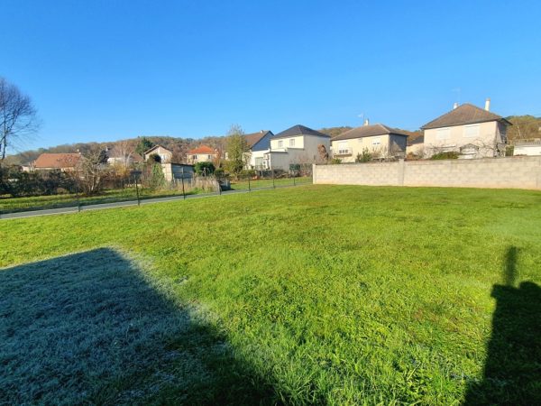 Malemort, terrain plat viabilisé, proche commerces – Image 2
