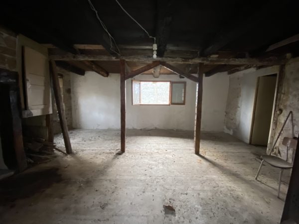 Beynat, maison en pierres à rénover – Image 2