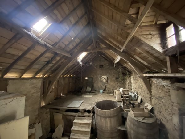 Beynat, maison en pierres à rénover – Image 4