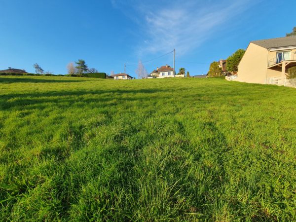 Brive, Terrain de 752 m2 Constructible – Image 2