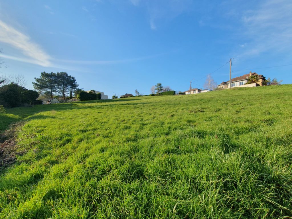 Terrain 752 m² · à Brive-la-Gaillarde · 310 000 €