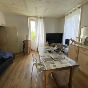 Sainte-Féréole, maison en pierre a rénover
