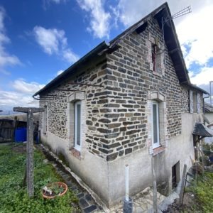 Sainte-Féréole, maison en pierre a rénover