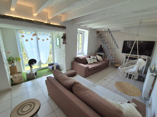 Saint-Hilaire-Peyroux, maison atypique de 75 m2 – Image 2