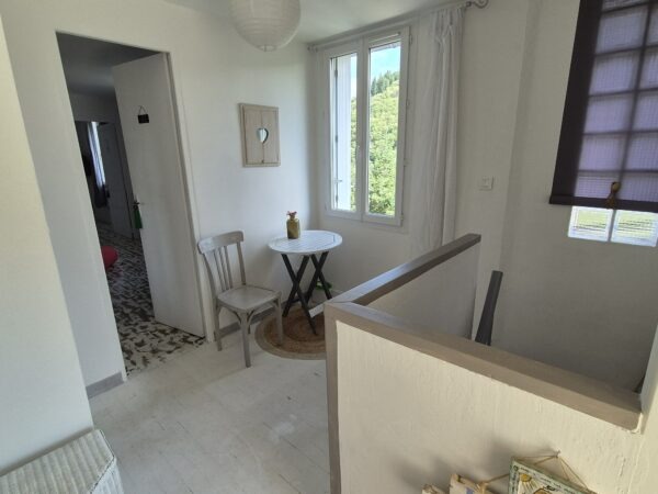 Saint-Hilaire-Peyroux, maison atypique de 75 m2 – Image 8