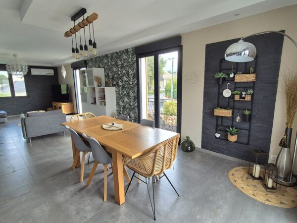 Malemort, charmante maison rénovée T6 avec jardin – Image 8