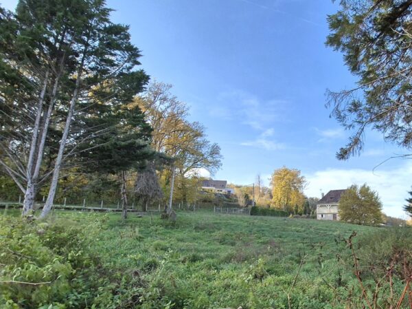 Saint-viance, terrain de 2300 m2 – Image 2