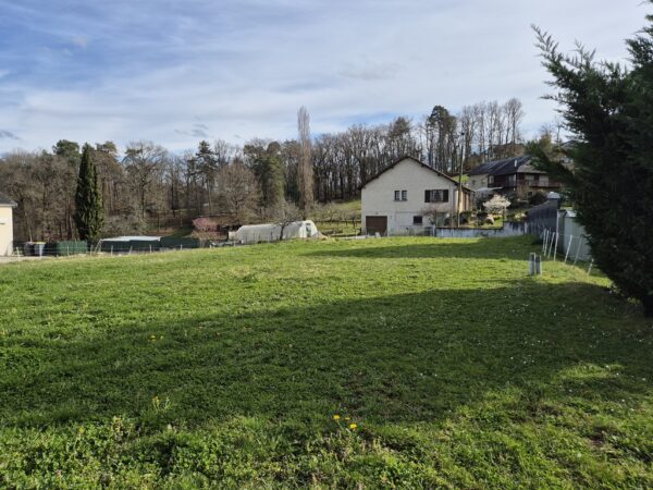 Terrain de 1000 m2 situé au calme sur Malemort – Image 2