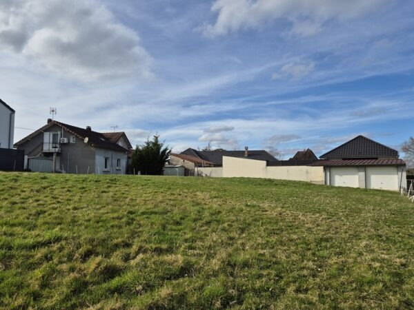 Terrain de 1000 m2 situé au calme sur Malemort