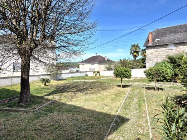 Malemort, proche commerces, terrain plat de 400 m2
