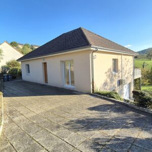 La Chapelle aux Brocs, maison T3 semi-enterrée
