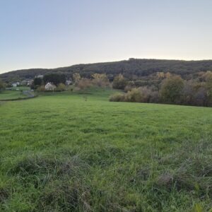 Chasteaux, terrain de 2400 m2