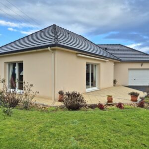 Varetz, magnifique plain pied de 120 m2 avec jardin arboré