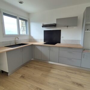 Appartement T4 refait à neuf, parking et cave